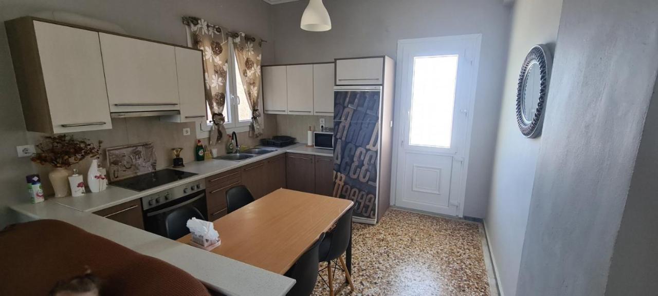 Μοντέρνα Εξοχική Κατοικία Στην Κωμη Komi  Exterior photo