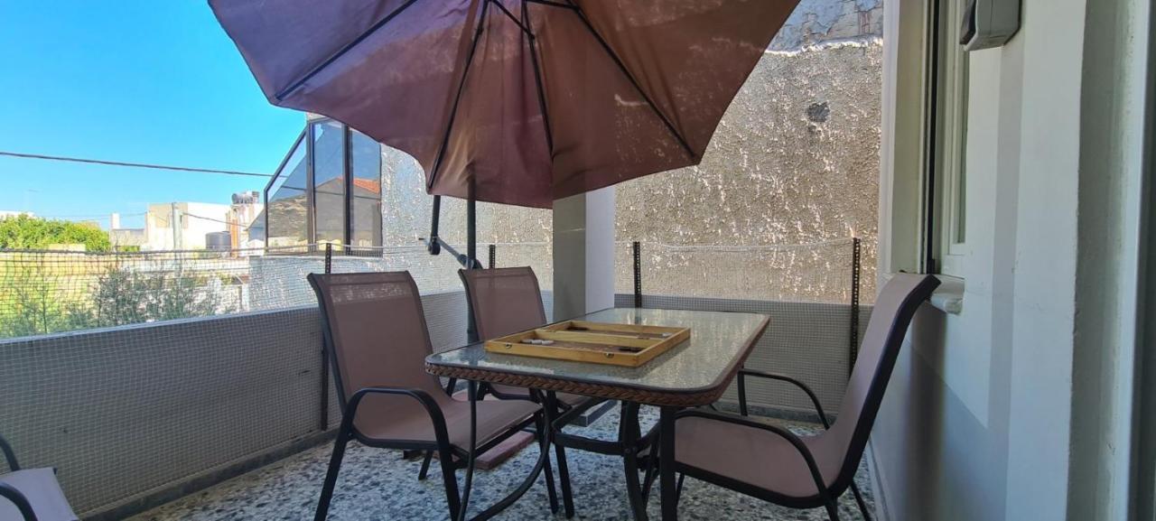 Μοντέρνα Εξοχική Κατοικία Στην Κωμη Komi  Exterior photo